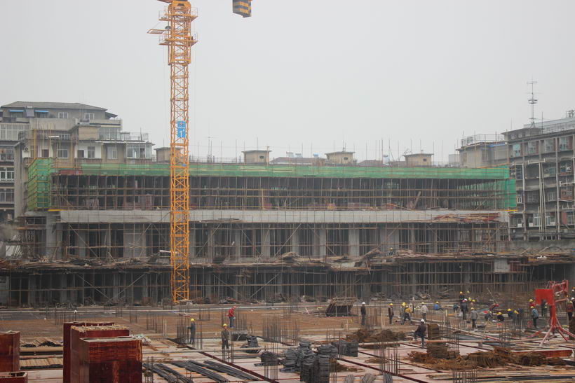 潜江·中心城12月工程进度地下基础正在修建