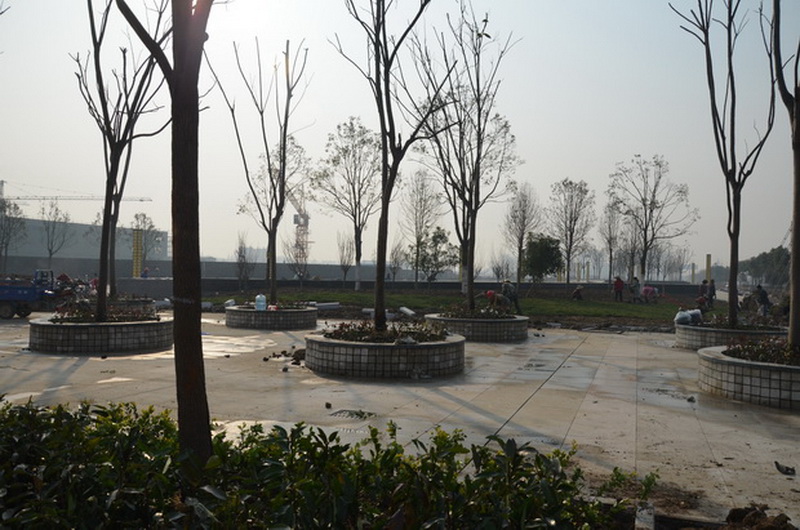 天门承天国际车城2015年元月上旬工程进度车城广场已基本完工