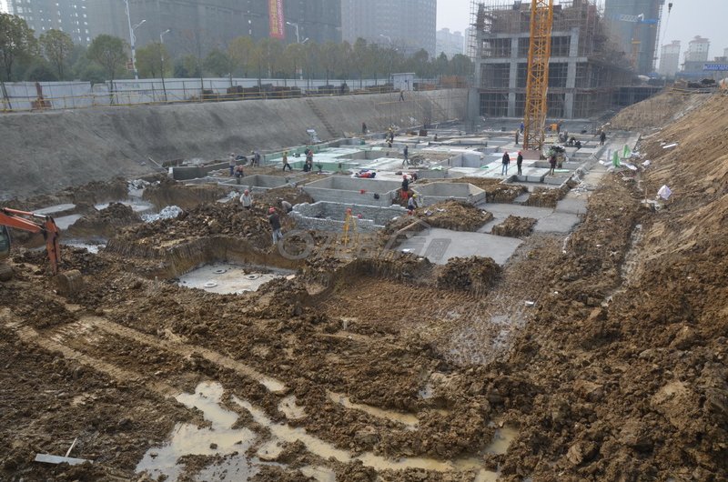 楚天尚城2015年1月工程进度6#楼正在做桩基工程