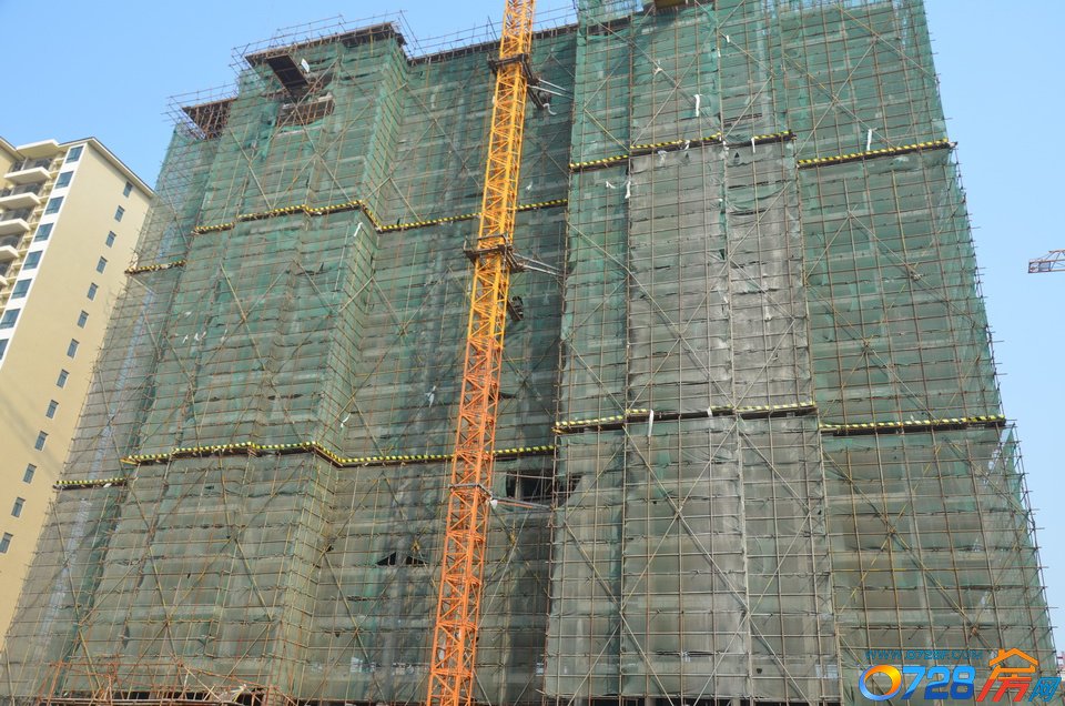 冠南汇侨城10月工程进度B栋已建至18层，即将封顶