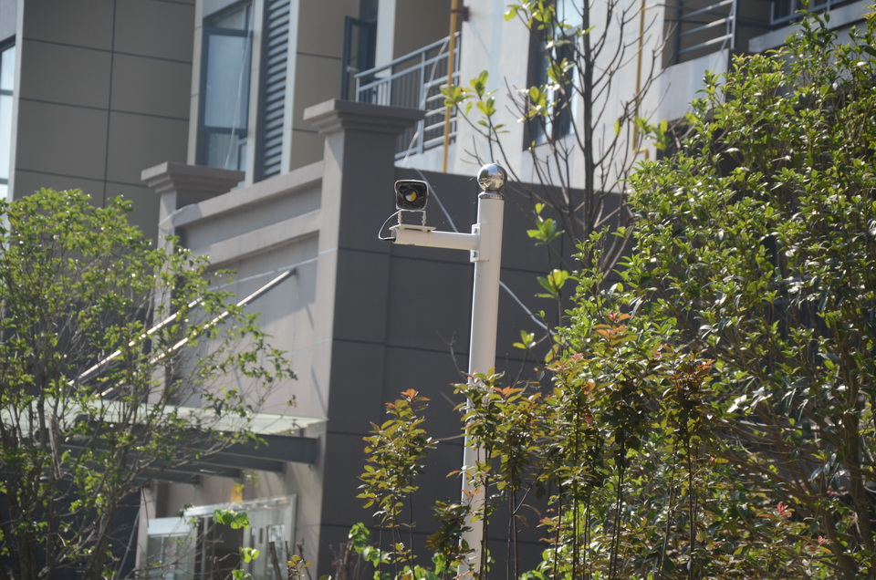 智汇东城7月工程进度小区安装了摄像头，保证小区人身财产安全