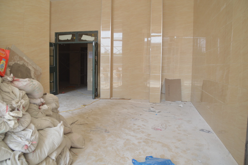 R·公馆9月工程进度地面与墙面瓷砖都已施工完毕