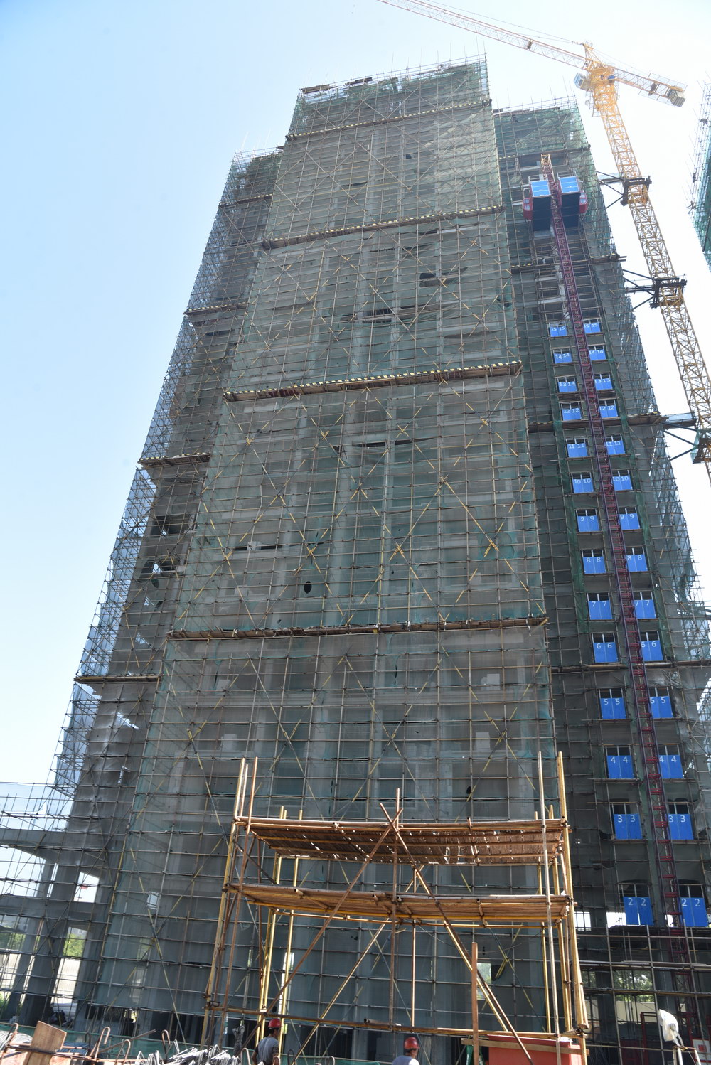 西湖·阳光壹号2017-7工程进度1号楼28层高即将封顶