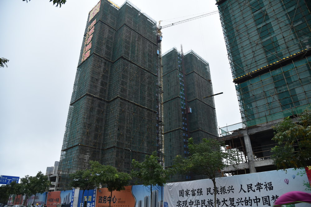 西湖·阳光壹号2017-9工程进度1-2号楼已经封顶，正在做内部隔断