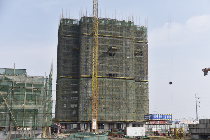 鑫龙·御龙湾2019-2-28工程进度1号楼正在建16层