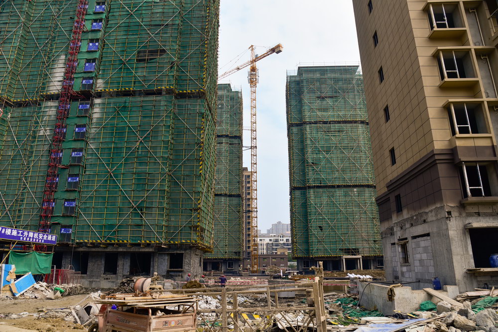 华泰雅苑2020年9月工程进度1号楼外立面已经完工，3、7号楼正在做内部工程