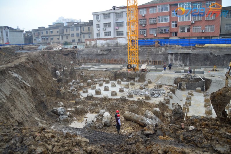 华祥.官路首府11月工程进度2#楼桩基完毕，在做基础工程