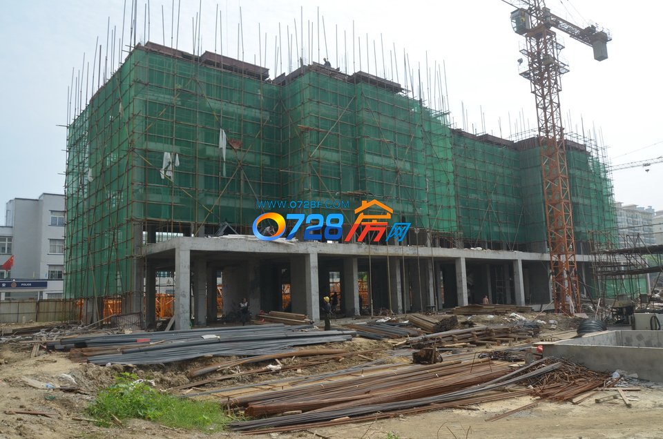 冠南汇侨城7月工程进度B栋已经修建至第四层