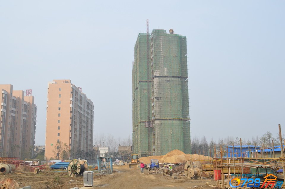 华茂阳光城16年1月工程进度6#楼已封顶正在内部施工