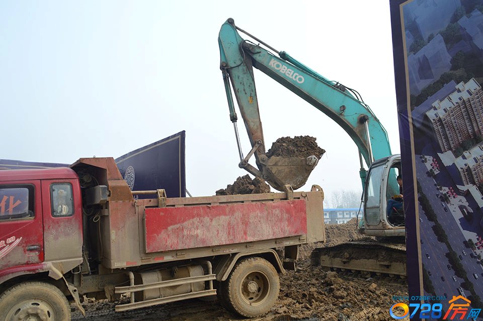 智汇东城3月工程进度2期挖土