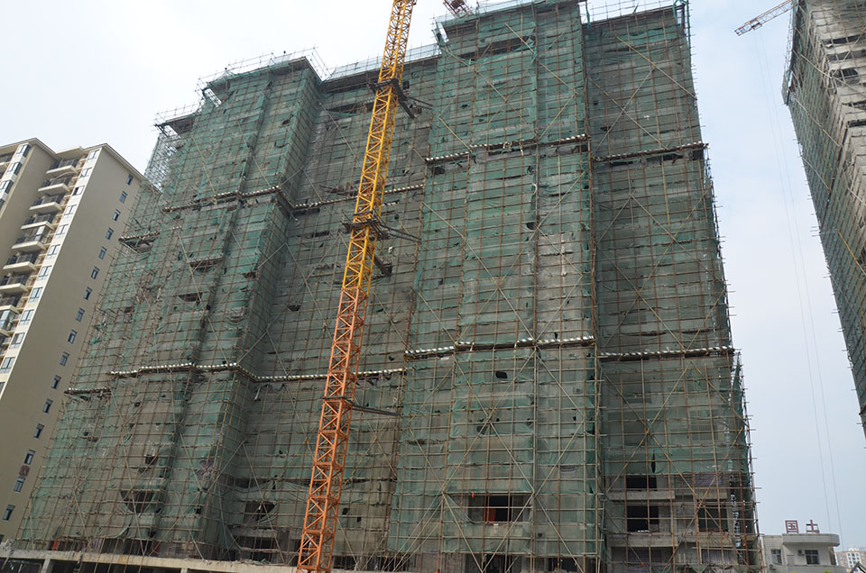 冠南汇侨城16年9月工程进度B栋正在做内部隔断