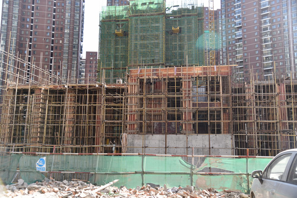 中央公馆2018年10月工程进度1号楼正在建第一层