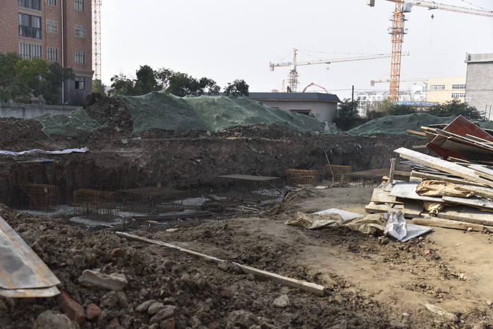学府春天2018-11工程进度14号楼正在做地下基础工程 