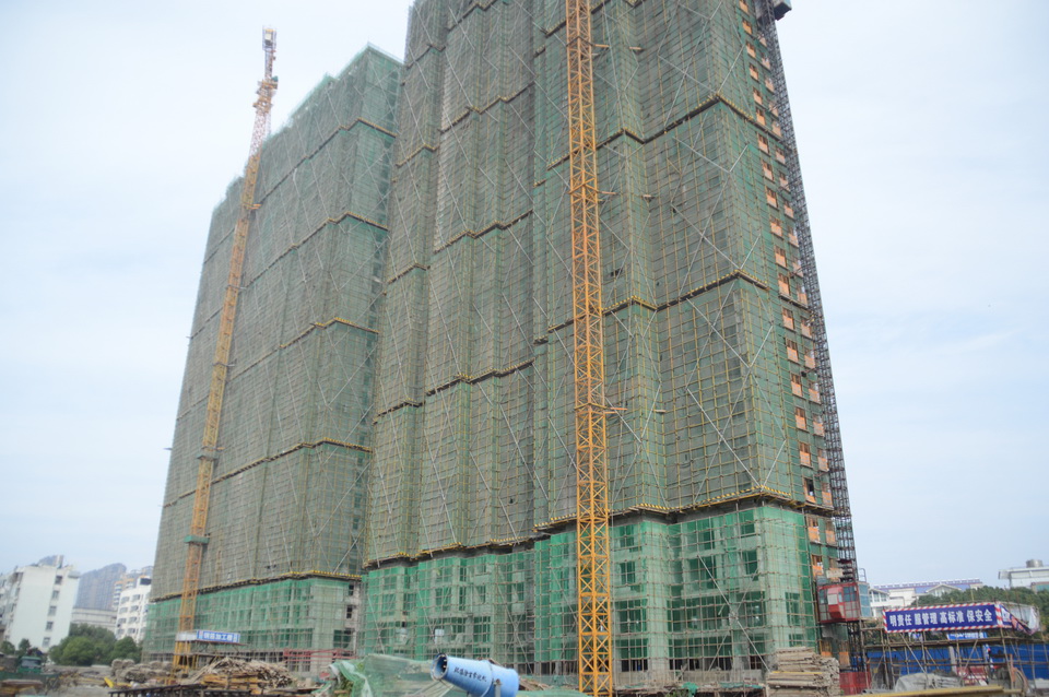 名门2019-10月工程进度1、2号楼已封顶，在做内墙隔断
