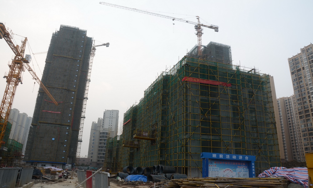 R·公馆2019-3-08工程进度5号楼、12号楼已经封顶，10号楼建至第6层
