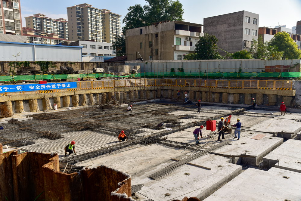 佳鑫·名著2020年10月工程进度1号楼正在做地下基础工程