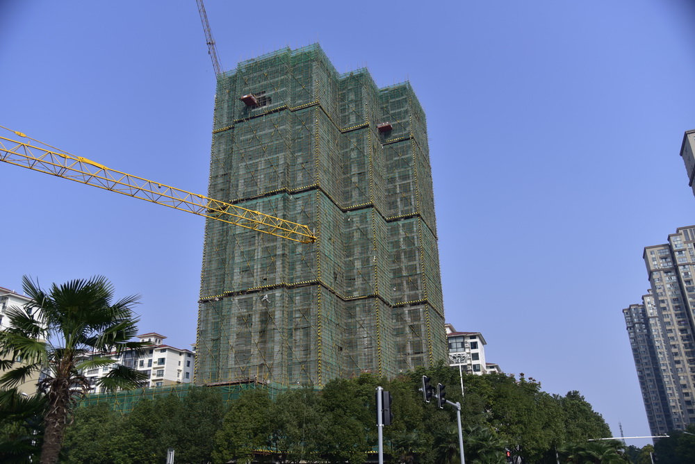 冠南汇侨城2020年11月工程进度1号楼建至26层