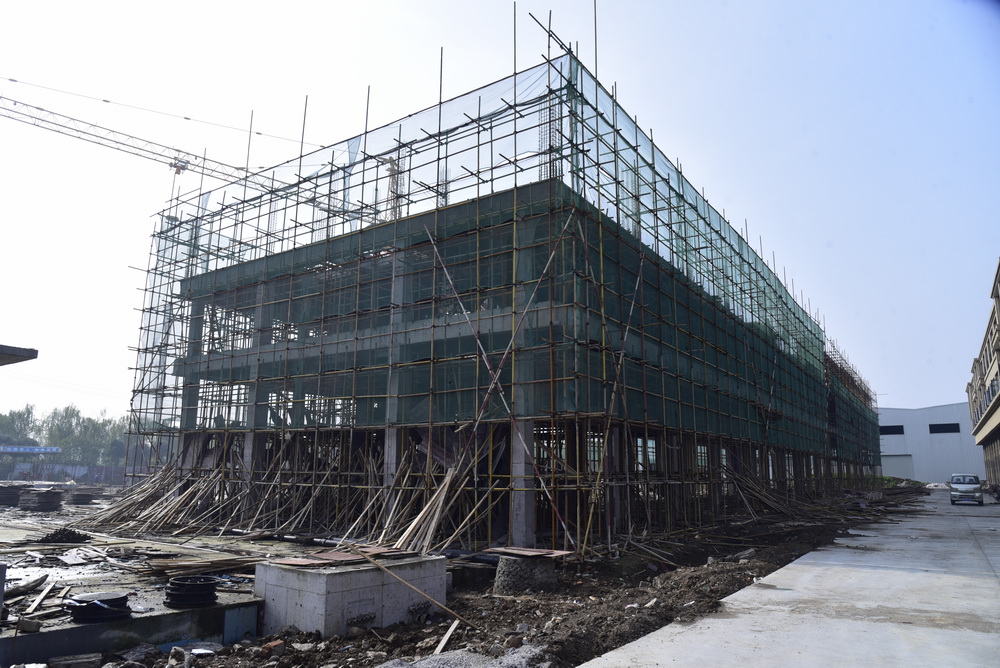 新东方五金机电建材城2020年11月工程进度4号楼建至第2层