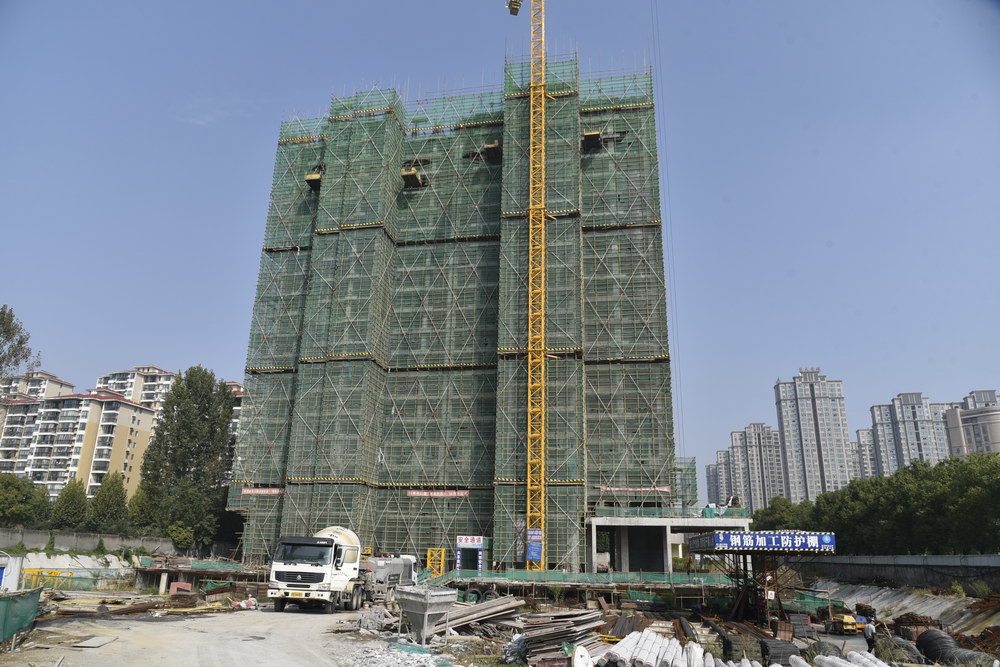 冠南汇侨城2021年10月工程进度28号楼建至20层