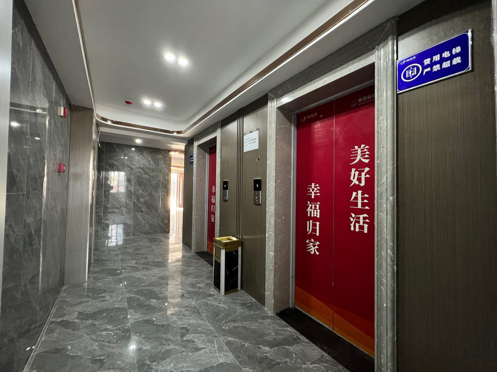 鑫龙·御龙湾2021年10月工程进度1号楼的电梯间
