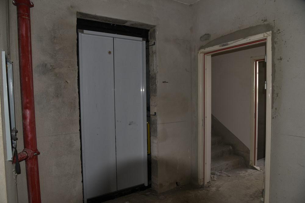 佳鑫·名著2021年10月工程进度1号楼内电梯正在安装中